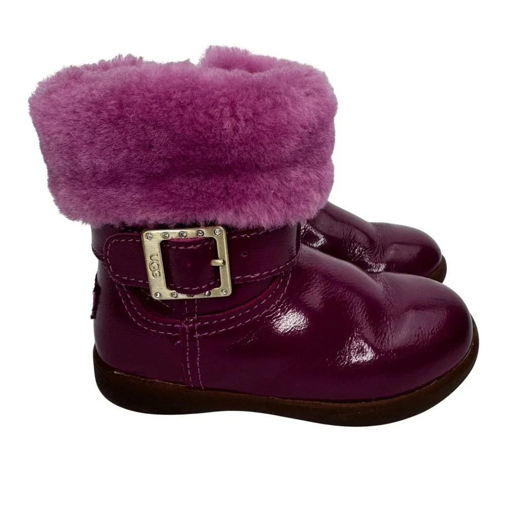 UGG sheepskin fold
